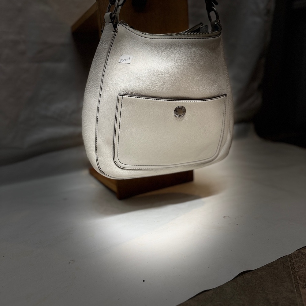 Elegant White Leather Shoulder Bag
